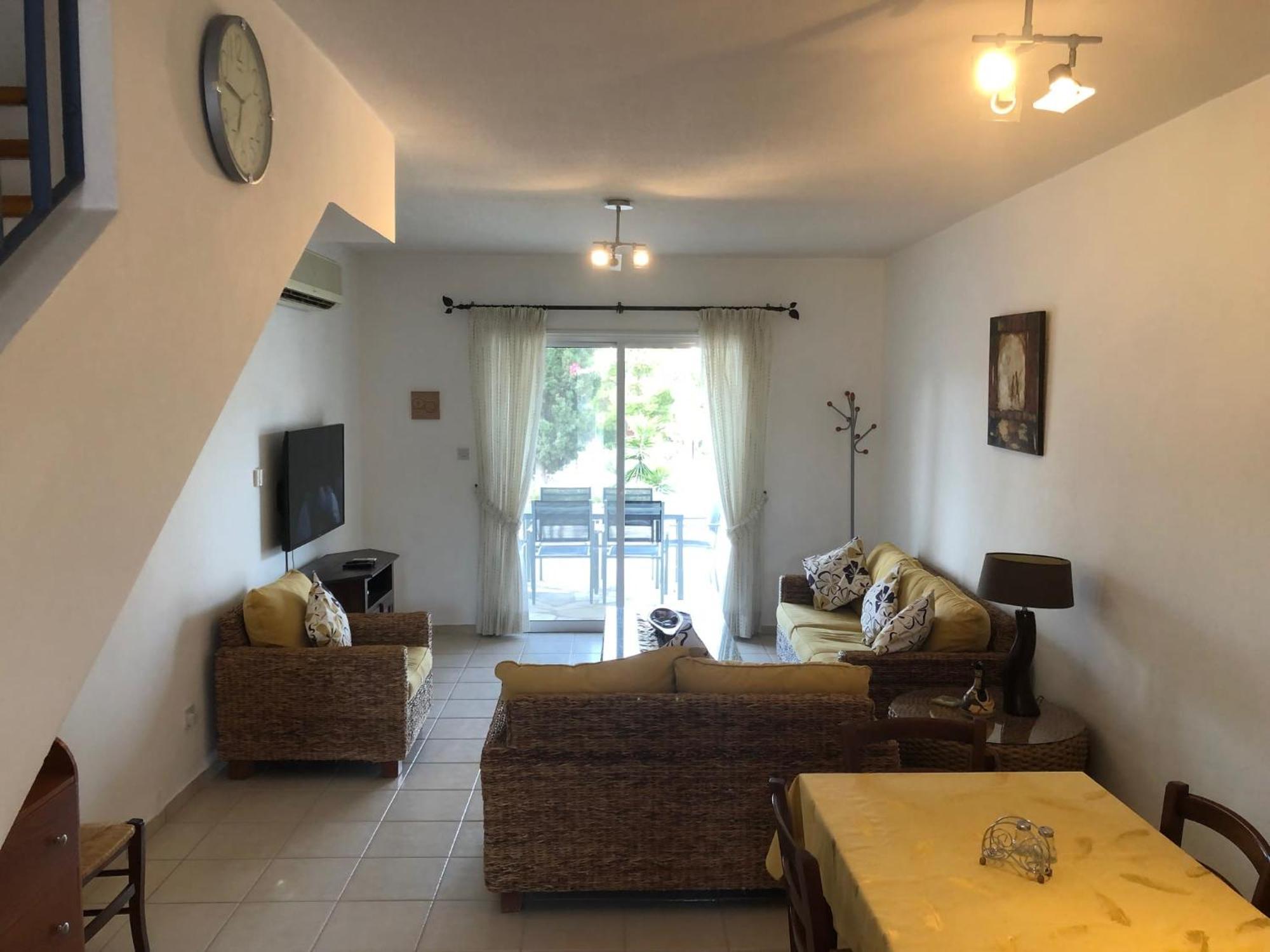 Regina Gardens - Spacious 3 Bed, 2 Bath Maisonette Πάφος Εξωτερικό φωτογραφία